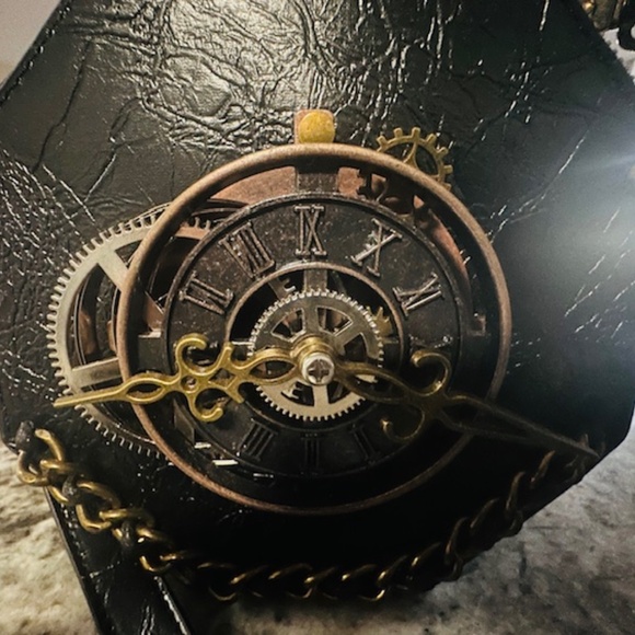 BRAND NEW Unique Crossbody Women's Shoulder Bag Leather Message Clock Black! - Picture 3 of 11